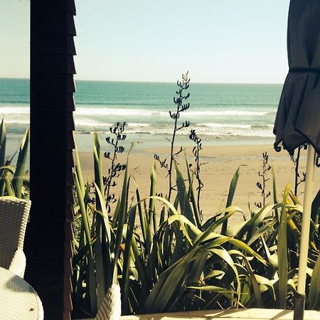 Chester Cottage Beachfront Oakura Buitenkant foto