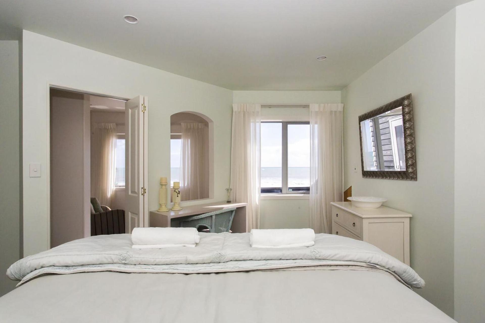 Chester Cottage Beachfront Oakura Buitenkant foto