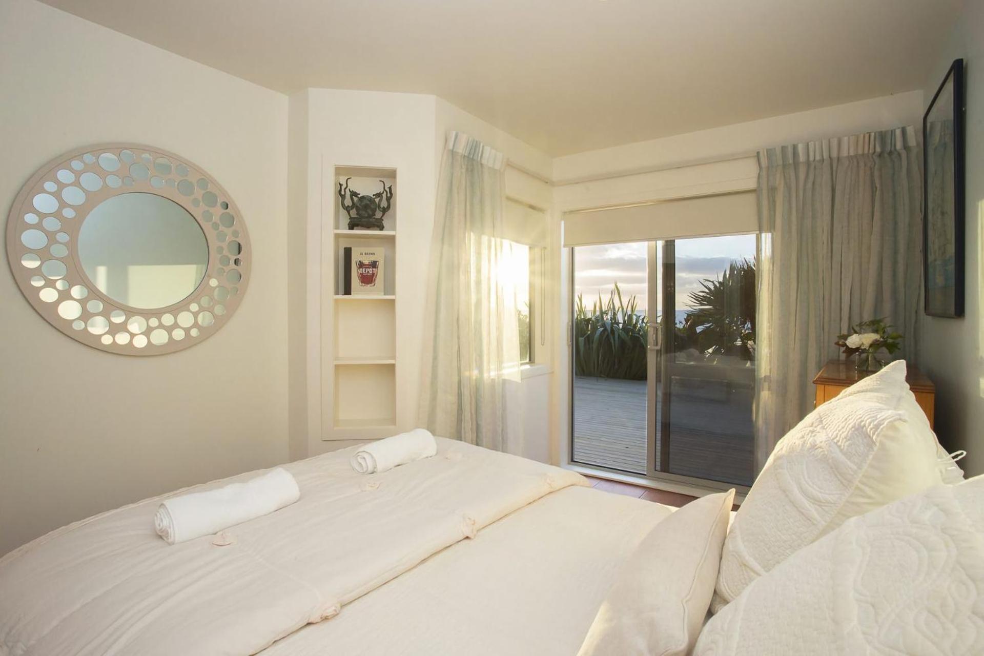 Chester Cottage Beachfront Oakura Buitenkant foto