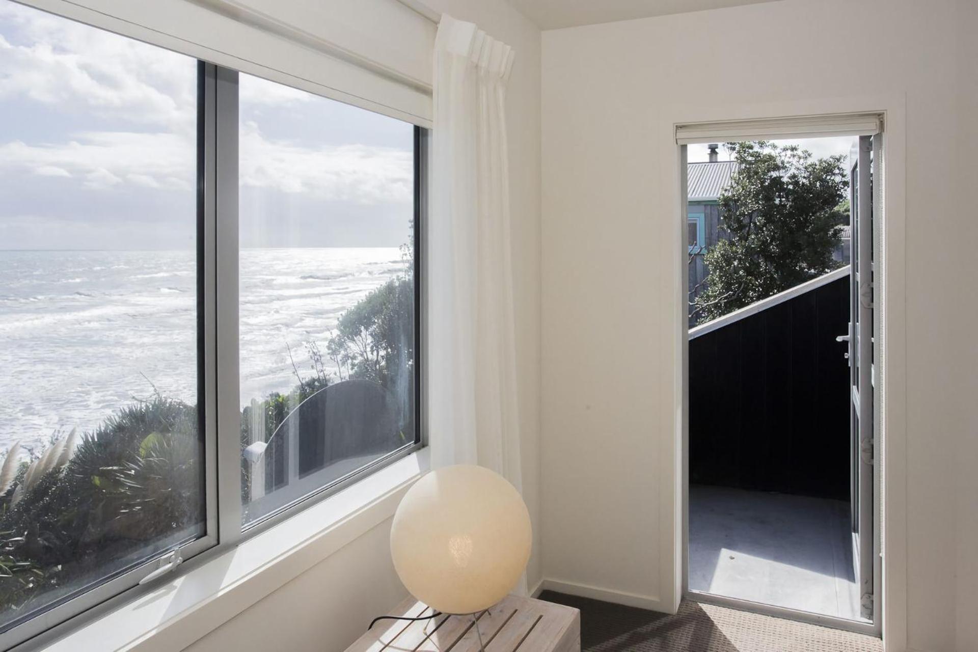 Chester Cottage Beachfront Oakura Buitenkant foto
