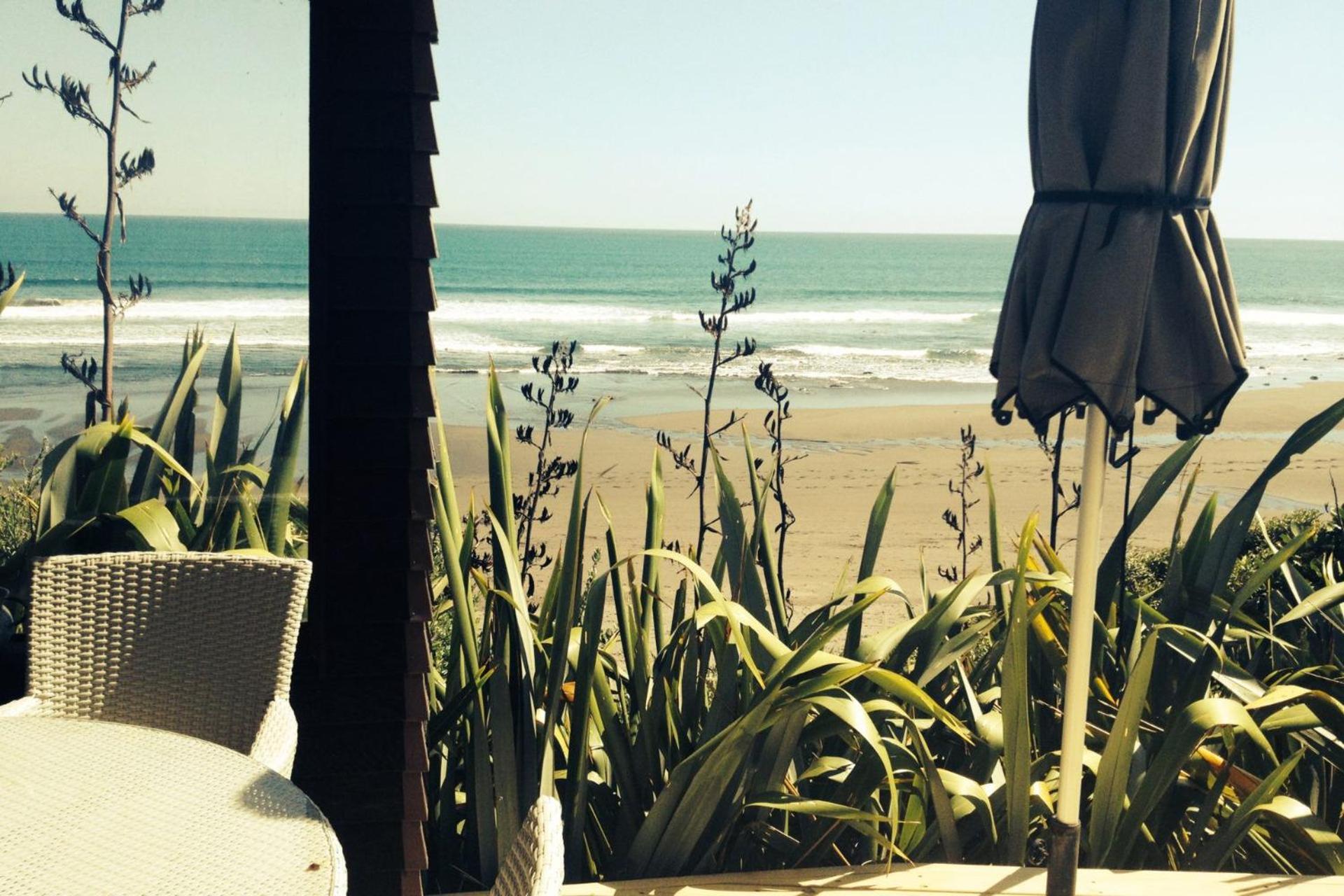 Chester Cottage Beachfront Oakura Buitenkant foto