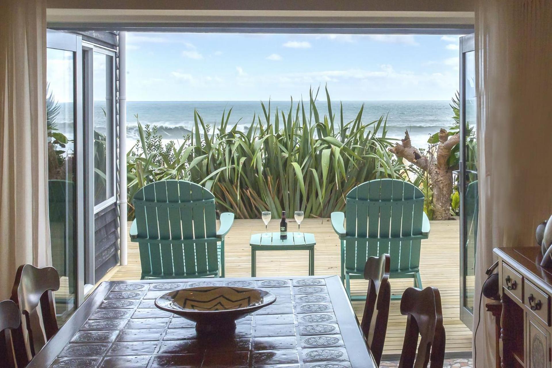 Chester Cottage Beachfront Oakura Buitenkant foto